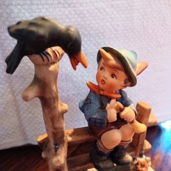 3 Hummels on fence+1 Adoration - Picture 9 of 10